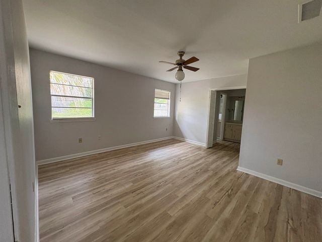 1217 Onstead St, Morgan City, LA 70380