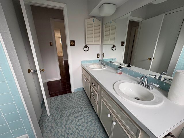 1217 Onstead St, Morgan City, LA 70380