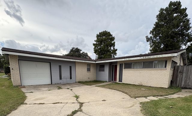 1217 Onstead St, Morgan City, LA 70380