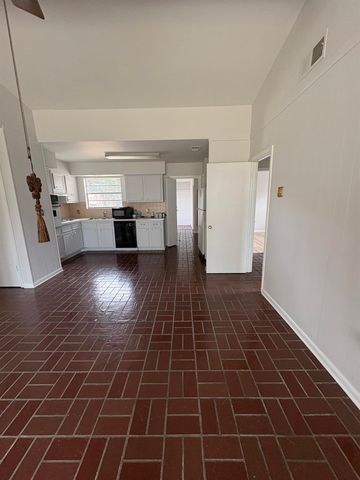 1217 Onstead St, Morgan City, LA 70380