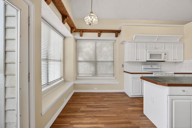 5819 Chatsworth Court, Arlington, TX 76018