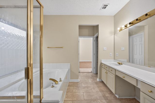 5819 Chatsworth Court, Arlington, TX 76018