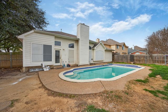 5819 Chatsworth Court, Arlington, TX 76018