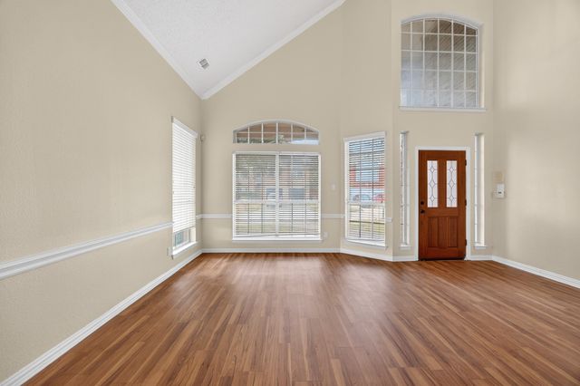 5819 Chatsworth Court, Arlington, TX 76018