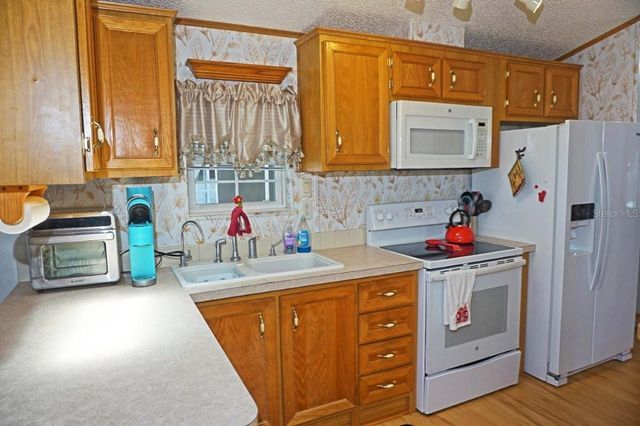 21145 LAZY DAYS CIRCLE, Lutz, FL 33558