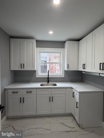 816 S CLINTON AVE, Trenton, NJ 08611
