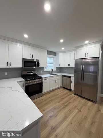 816 S CLINTON AVE, Trenton, NJ 08611