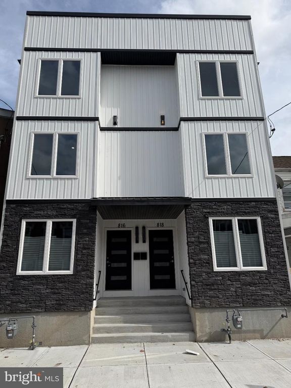 816 S CLINTON AVE, Trenton, NJ 08611