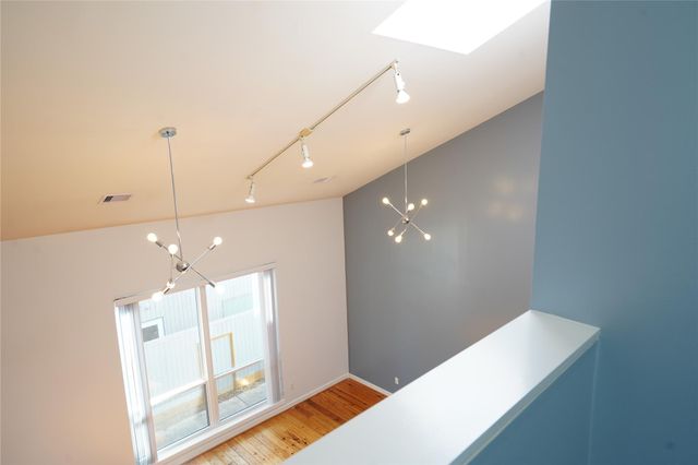 2716 Chenevert Street, Houston, TX 77004