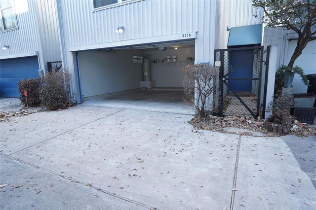 2716 Chenevert Street, Houston, TX 77004