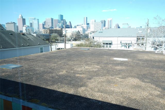 2716 Chenevert Street, Houston, TX 77004