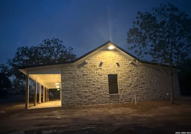 902 CEDAR ST, Bandera, TX 78003
