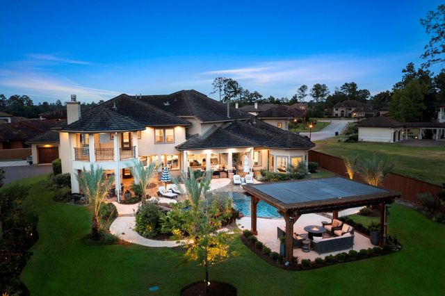 13 Pleasant Shadows Drive, Spring, TX 77389