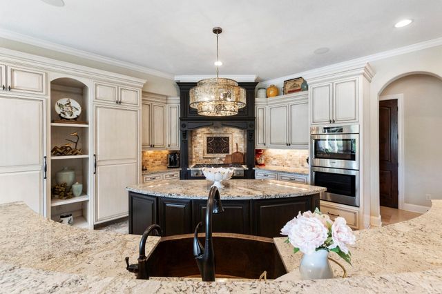 13 Pleasant Shadows Drive, Spring, TX 77389