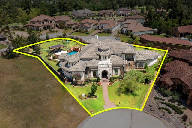 13 Pleasant Shadows Drive, Spring, TX 77389