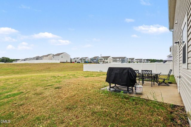 1476 Burgundy Bluff Lane, Zebulon, NC 27597