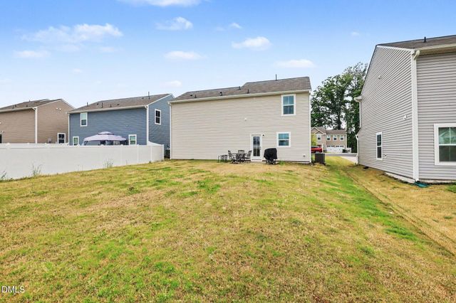 1476 Burgundy Bluff Lane, Zebulon, NC 27597