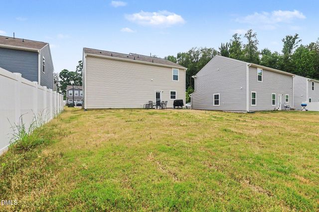 1476 Burgundy Bluff Lane, Zebulon, NC 27597