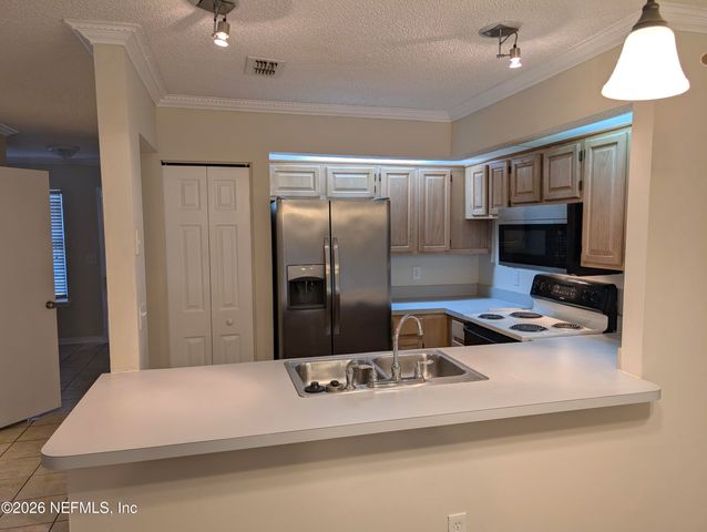 8529 STURBRIDGE Circle W, Jacksonville, FL 32244