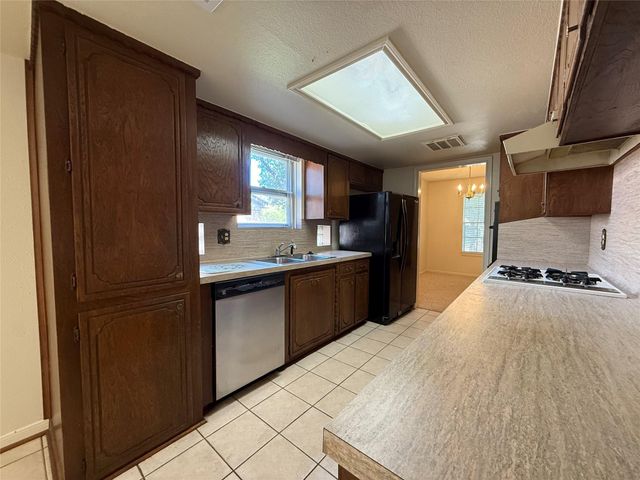 522 Charleston Square, Humble, TX 77338