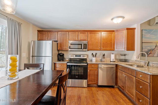 79 Pepperbush Place, Malta, NY 12020