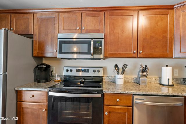 79 Pepperbush Place, Malta, NY 12020