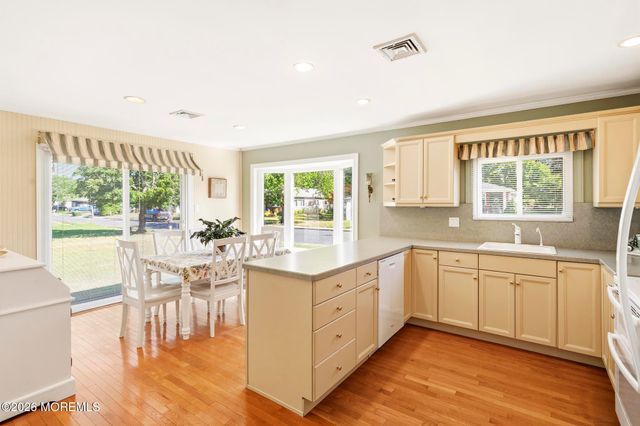 2 Biscayne Street, Toms River, NJ 08757