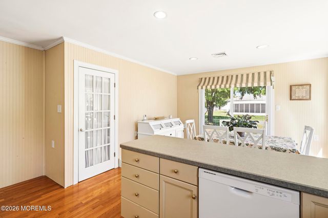2 Biscayne Street, Toms River, NJ 08757