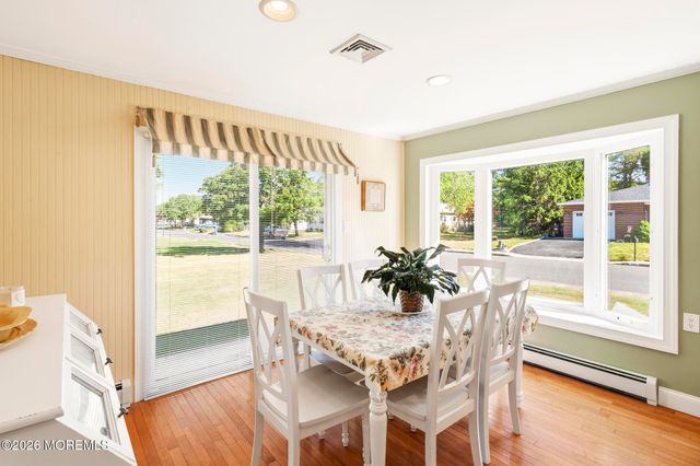 2 Biscayne Street, Toms River, NJ 08757