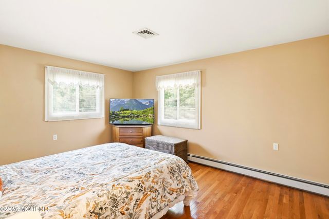 2 Biscayne Street, Toms River, NJ 08757