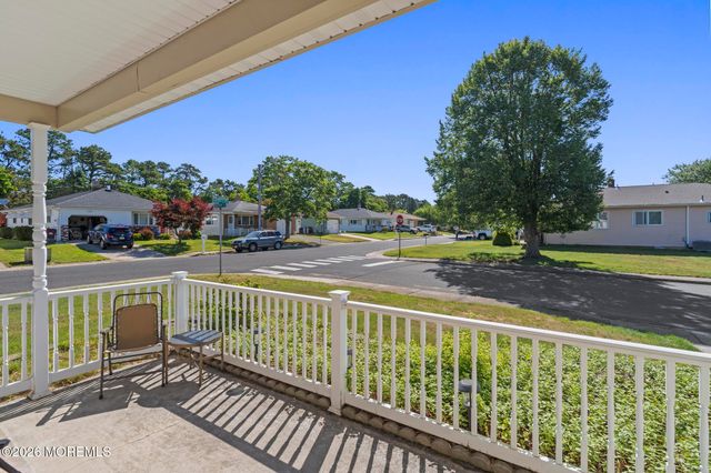 2 Biscayne Street, Toms River, NJ 08757