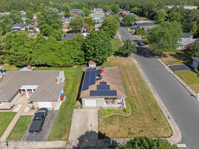 2 Biscayne Street, Toms River, NJ 08757