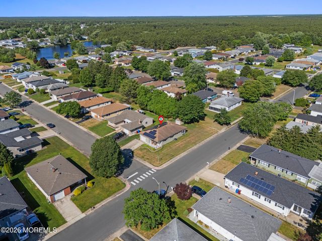 2 Biscayne Street, Toms River, NJ 08757