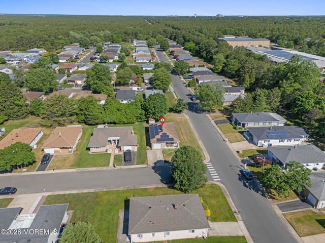 2 Biscayne Street, Toms River, NJ 08757