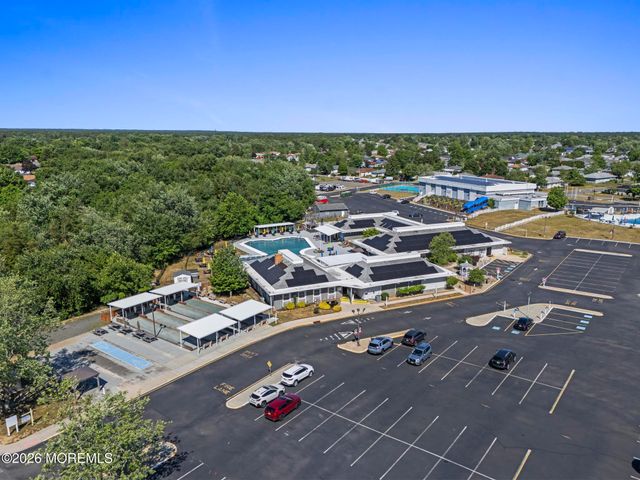 2 Biscayne Street, Toms River, NJ 08757