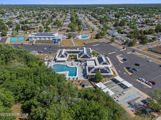2 Biscayne Street, Toms River, NJ 08757