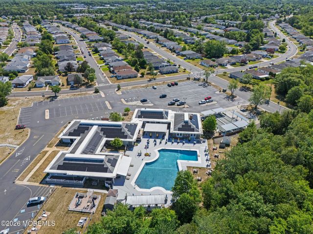 2 Biscayne Street, Toms River, NJ 08757