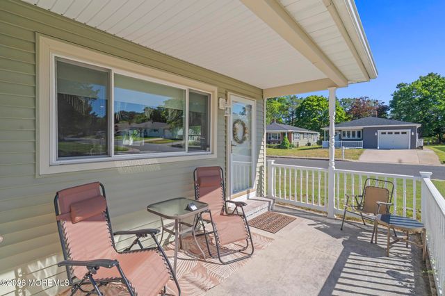 2 Biscayne Street, Toms River, NJ 08757