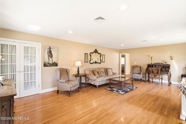 2 Biscayne Street, Toms River, NJ 08757