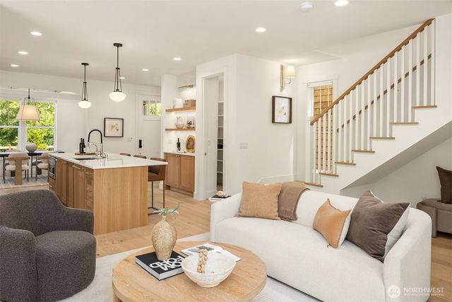 9323 126th Avenue NE, Kirkland, WA 98033