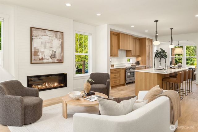 9323 126th Avenue NE, Kirkland, WA 98033