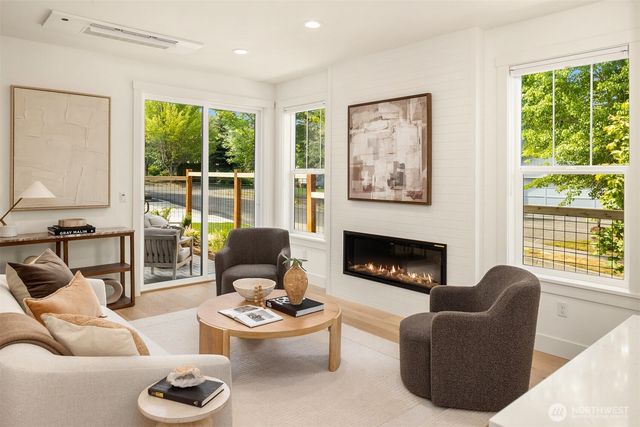 9323 126th Avenue NE, Kirkland, WA 98033