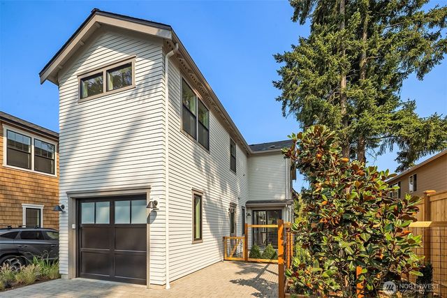 9323 126th Avenue NE, Kirkland, WA 98033