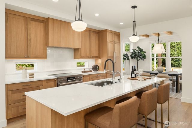 9323 126th Avenue NE, Kirkland, WA 98033
