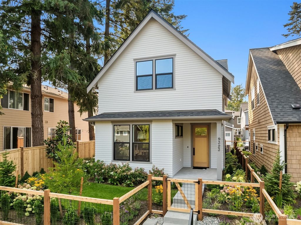 9323 126th Avenue NE, Kirkland, WA 98033