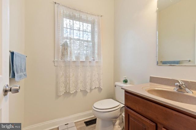 3336 HUNTING RIDGE RD, Winchester, VA 22603