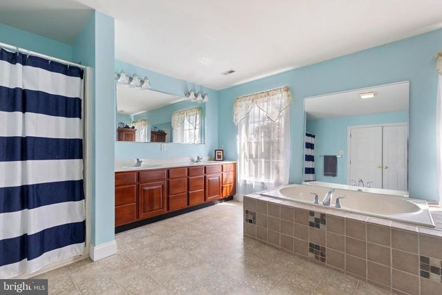 3336 HUNTING RIDGE RD, Winchester, VA 22603