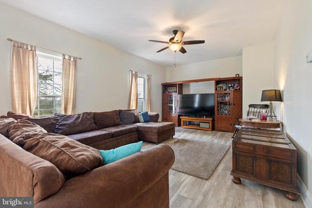 3336 HUNTING RIDGE RD, Winchester, VA 22603