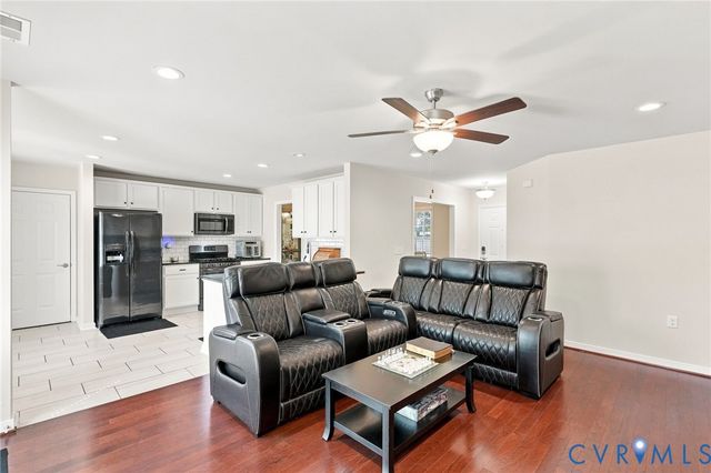 621 La Von Dr, Richmond, VA 23227