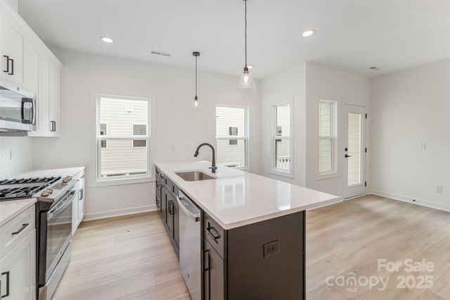 3928 Hager Drive, Charlotte, NC 28208